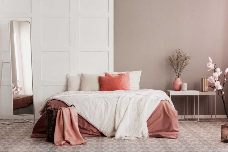 How much does it cost to decorate a bedroom?