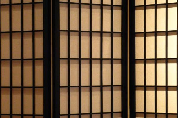 木制框架的日本屏风，如何将日本屏风挂在墙上